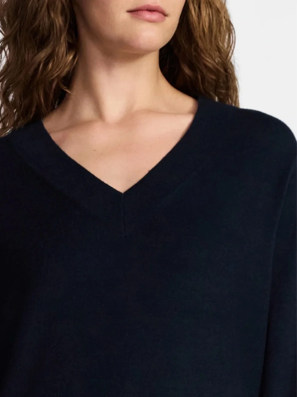 Time and Tru Navy V-Neck Women's Sweater Wool